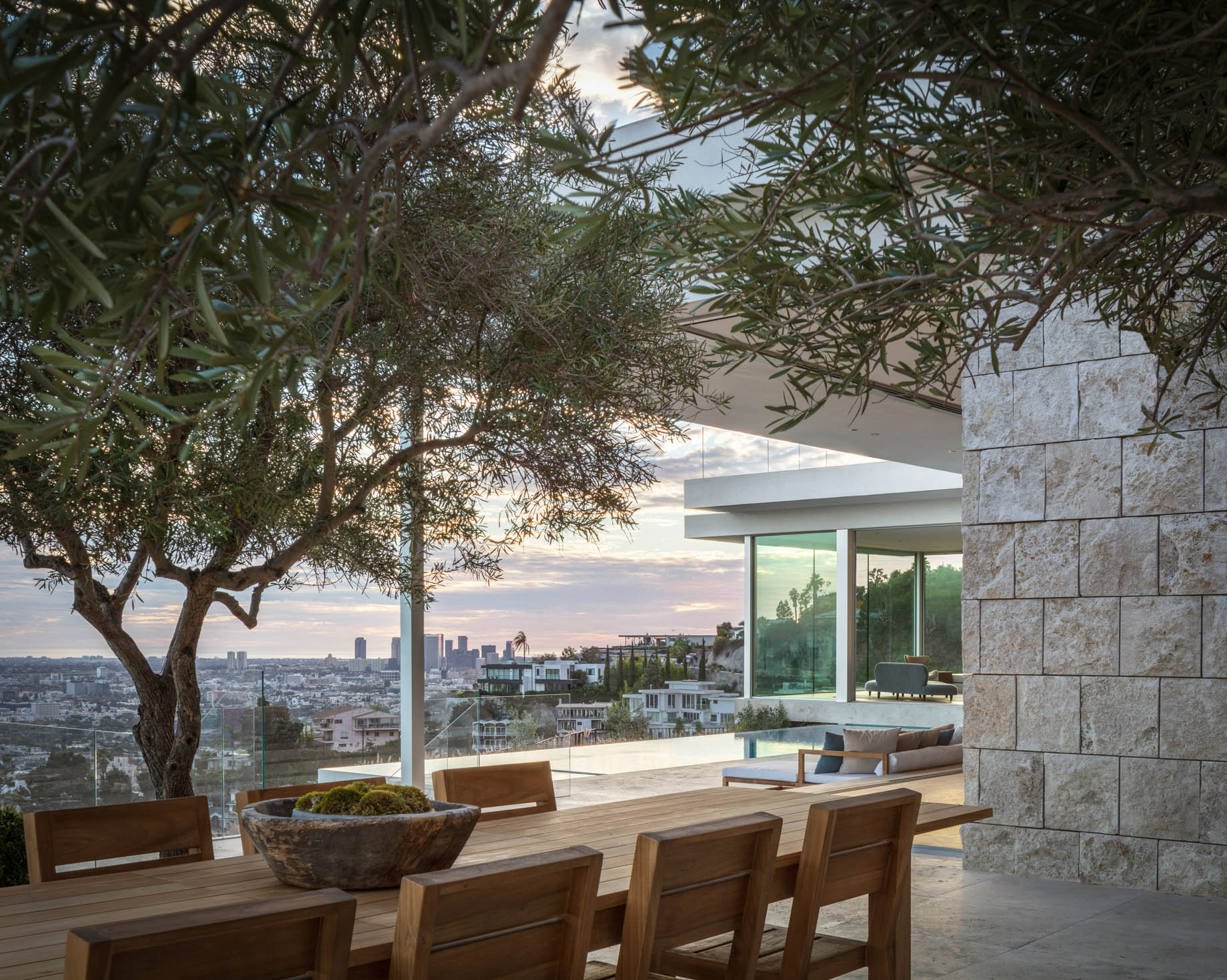 Bellgave Modern Organic Jewel Box-Like Contemporary Home – Los Angeles, CA, USA – 9