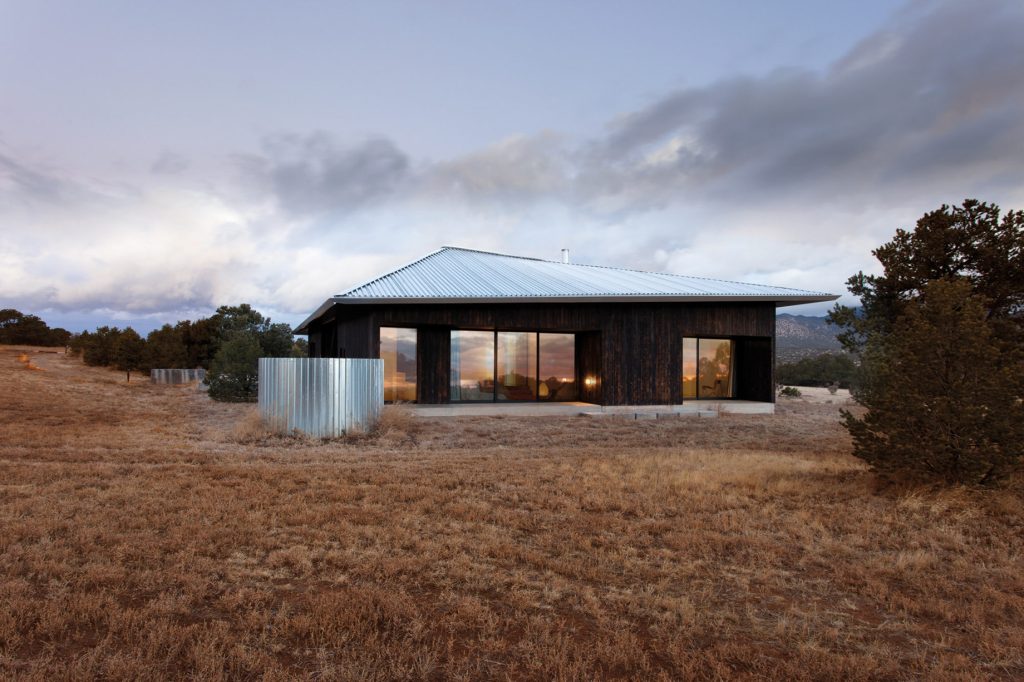 Lone Mountain Ranch High Desert House - Golden, NM, USA - 10