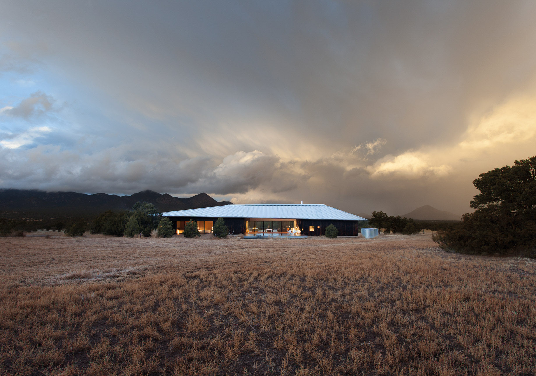 Lone Mountain Ranch High Desert House – Golden, NM, USA – 11