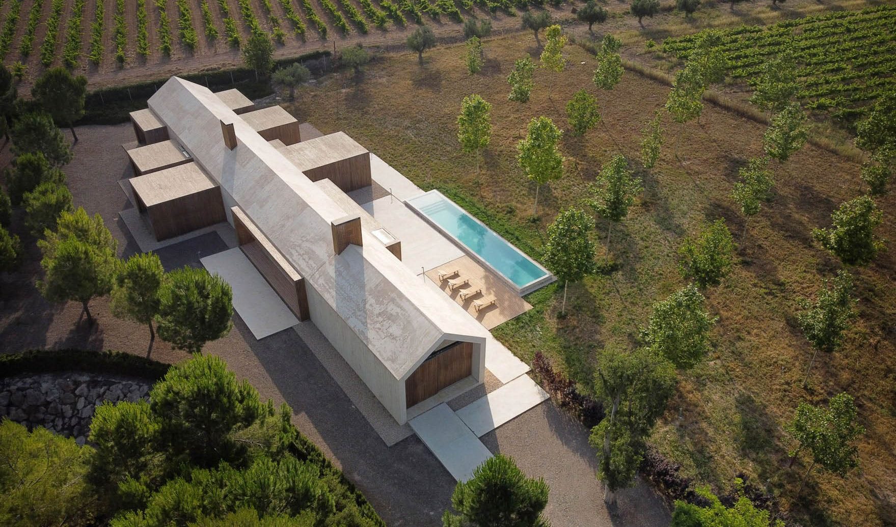 Modern Luxury Retreat Cottage in the Vineyard – Fontanars dels Alforins, Spain 🇪🇸