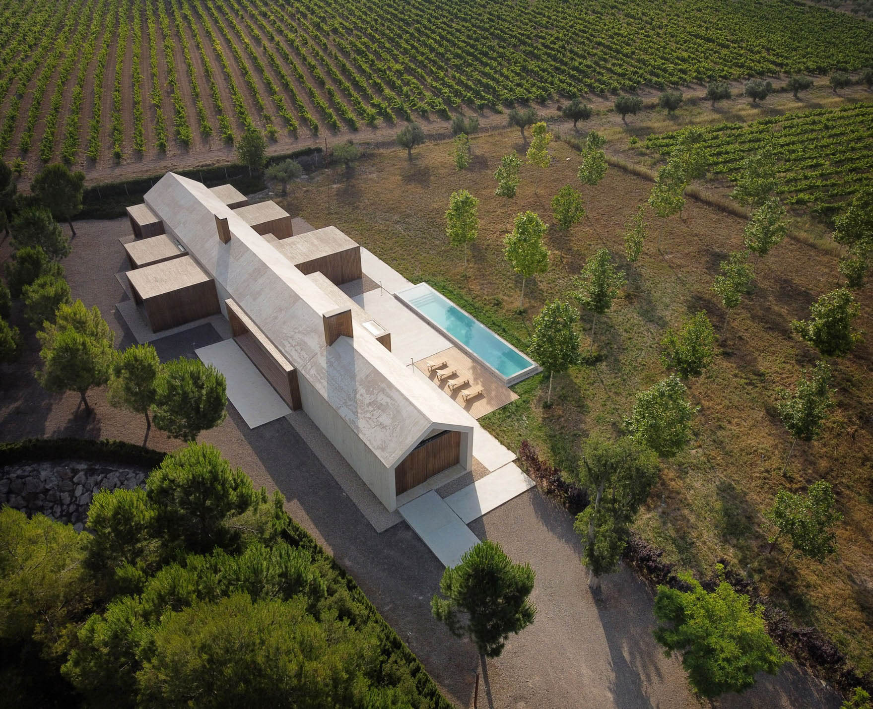 Modern Luxury Retreat Cottage in the Vineyard – Fontanars dels Alforins, Spain – 1