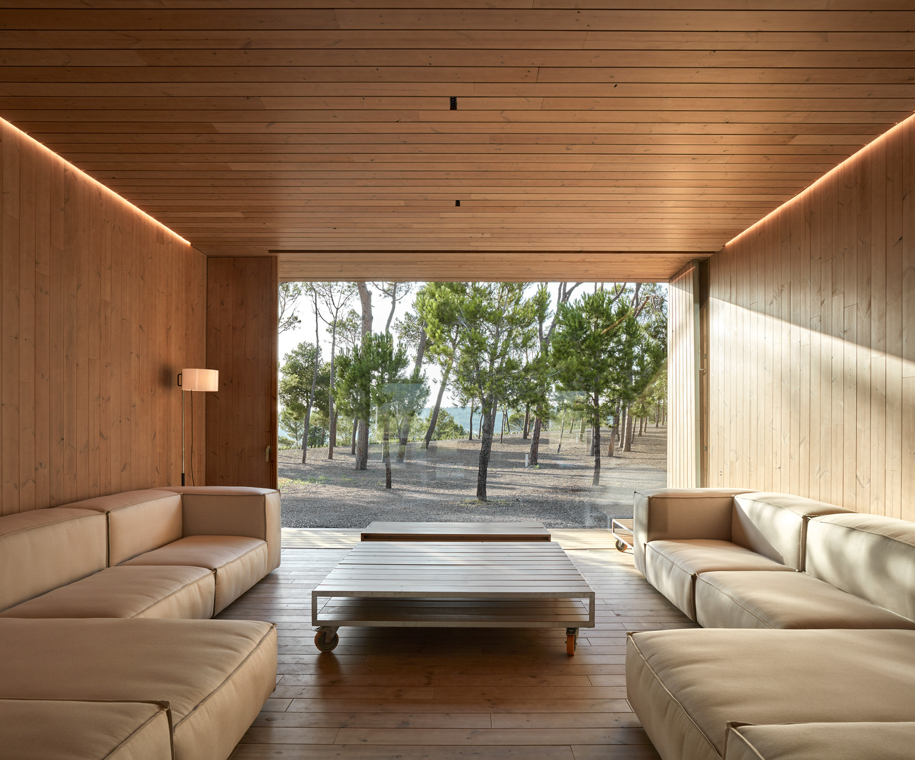 Modern Luxury Retreat Cottage in the Vineyard – Fontanars dels Alforins, Spain – 18