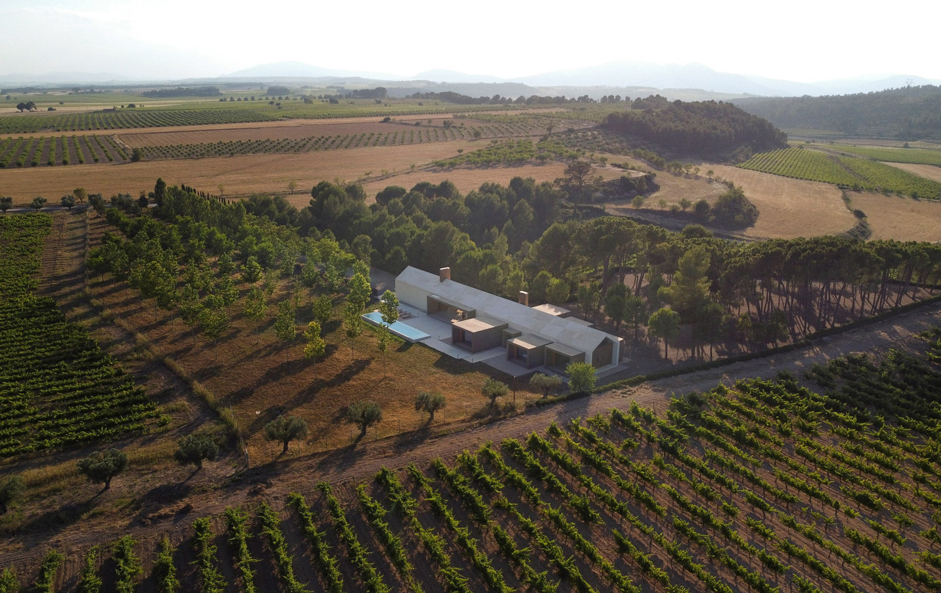 Modern Luxury Retreat Cottage in the Vineyard – Fontanars dels Alforins, Spain – 2