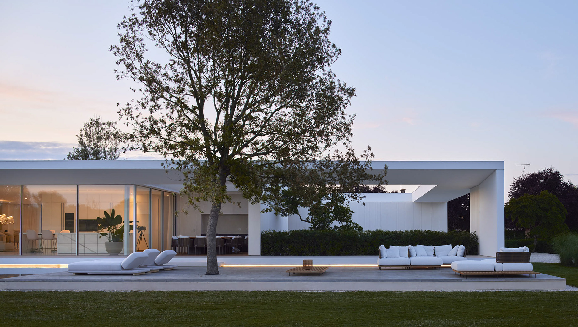 Villa Orizzonte Modern Contemporary Residence – Ferrara, Italy – 16