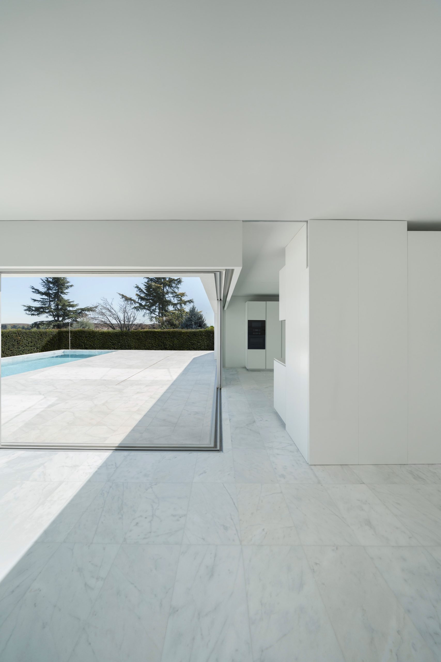 Casa Alamo Minamalist Modern House – Madrid, Spain – 25