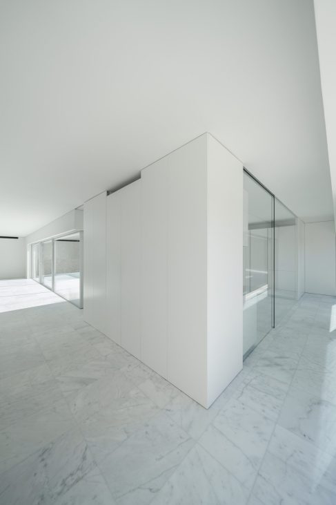 Casa Alamo Minamalist Modern House - Madrid, Spain - 28