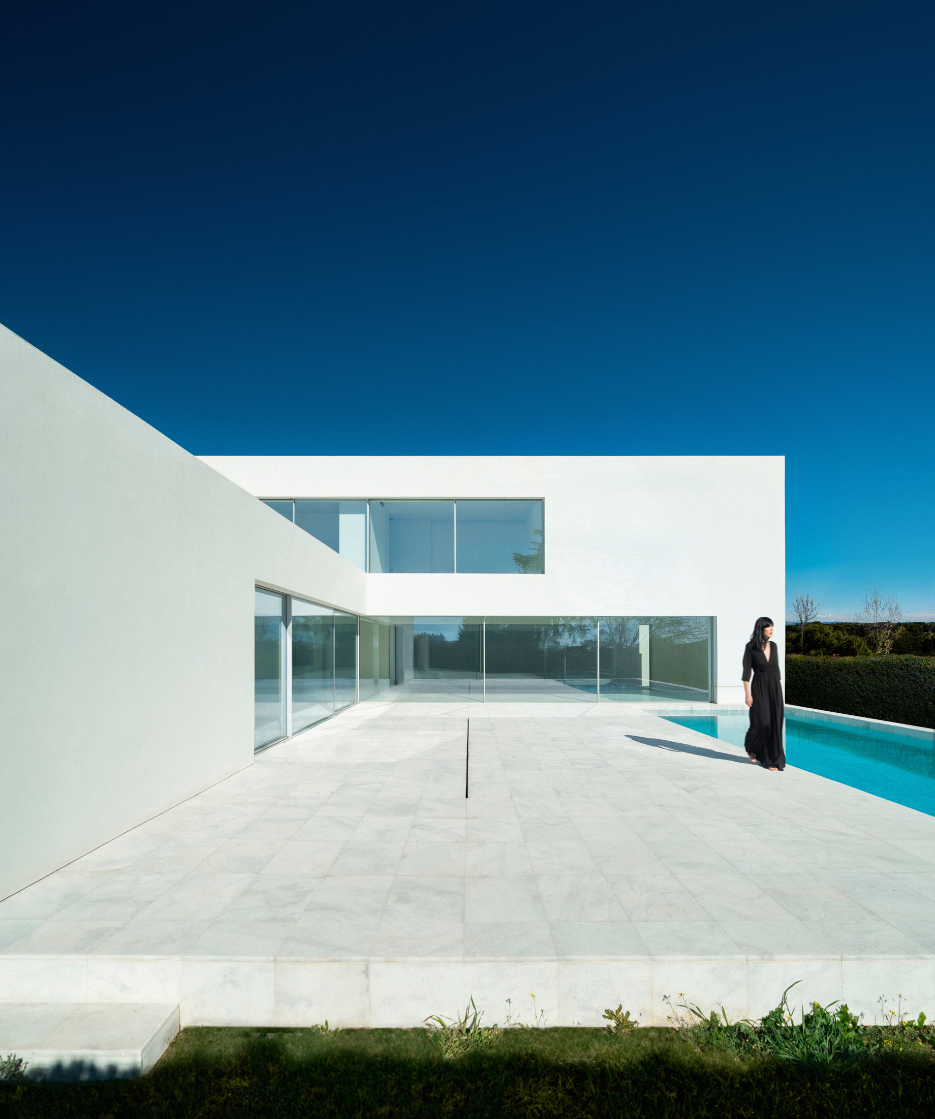 Casa Alamo Minamalist Modern House – Madrid, Spain – 3