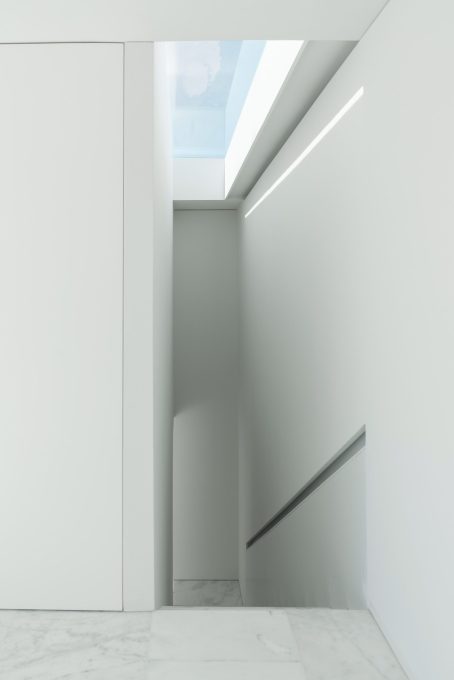 Casa Alamo Minamalist Modern House - Madrid, Spain - 36