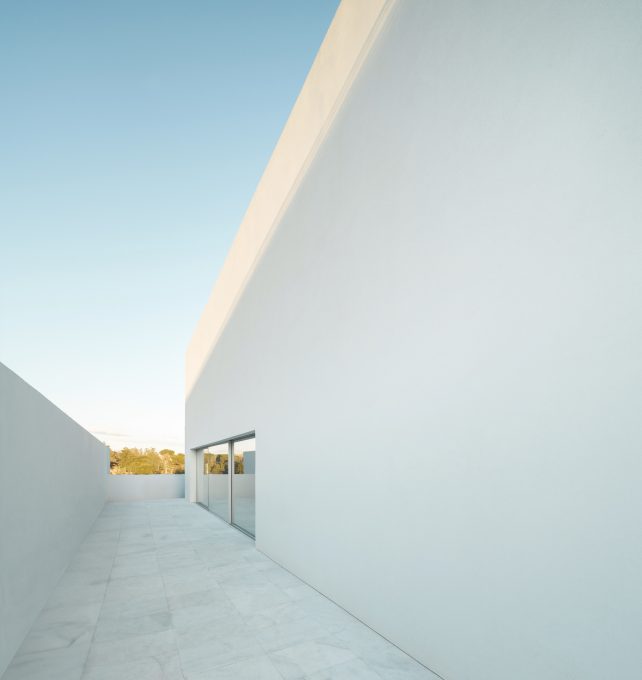 Casa Alamo Minamalist Modern House - Madrid, Spain - 37
