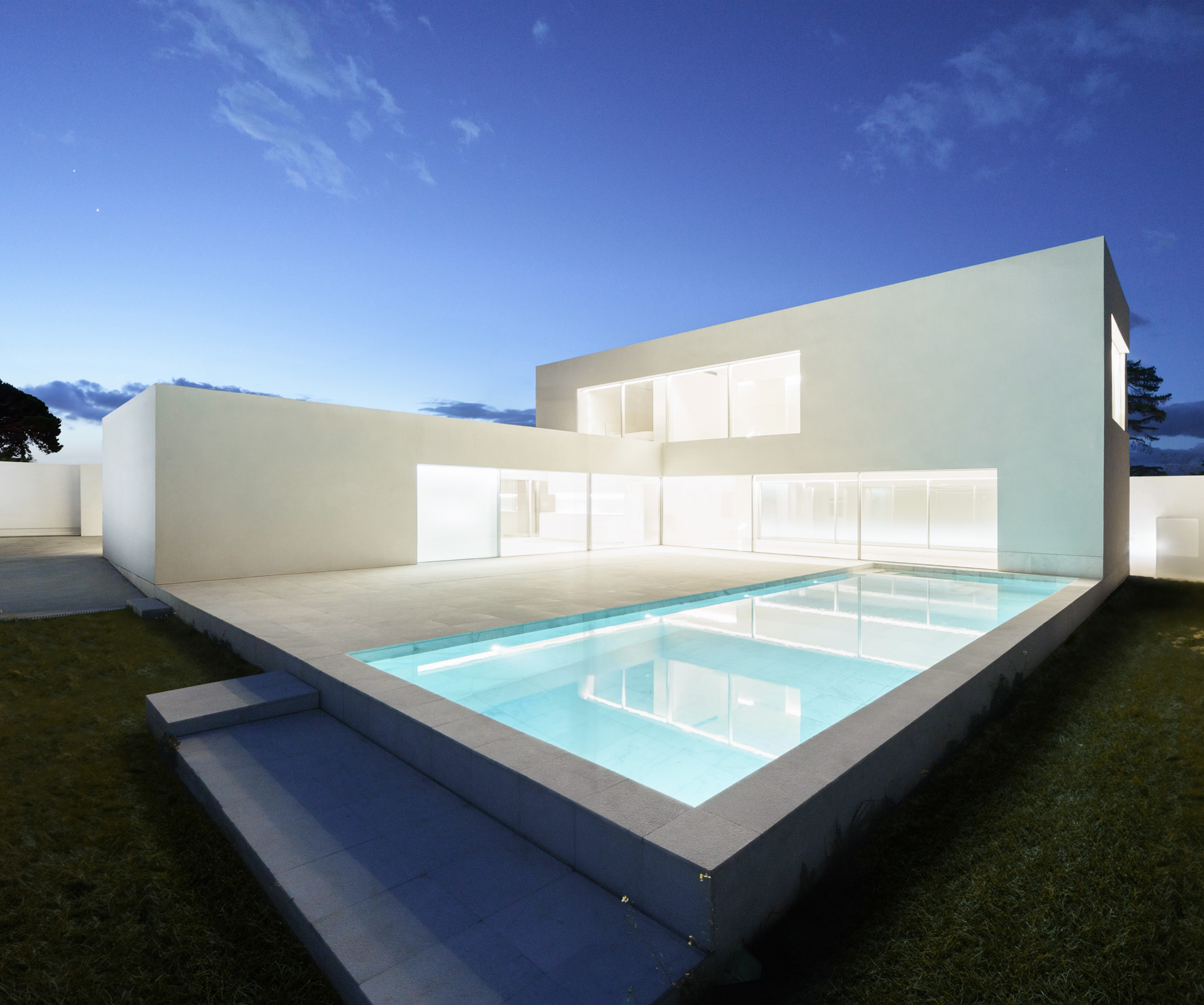 Casa Alamo Minamalist Modern House – Madrid, Spain – 42