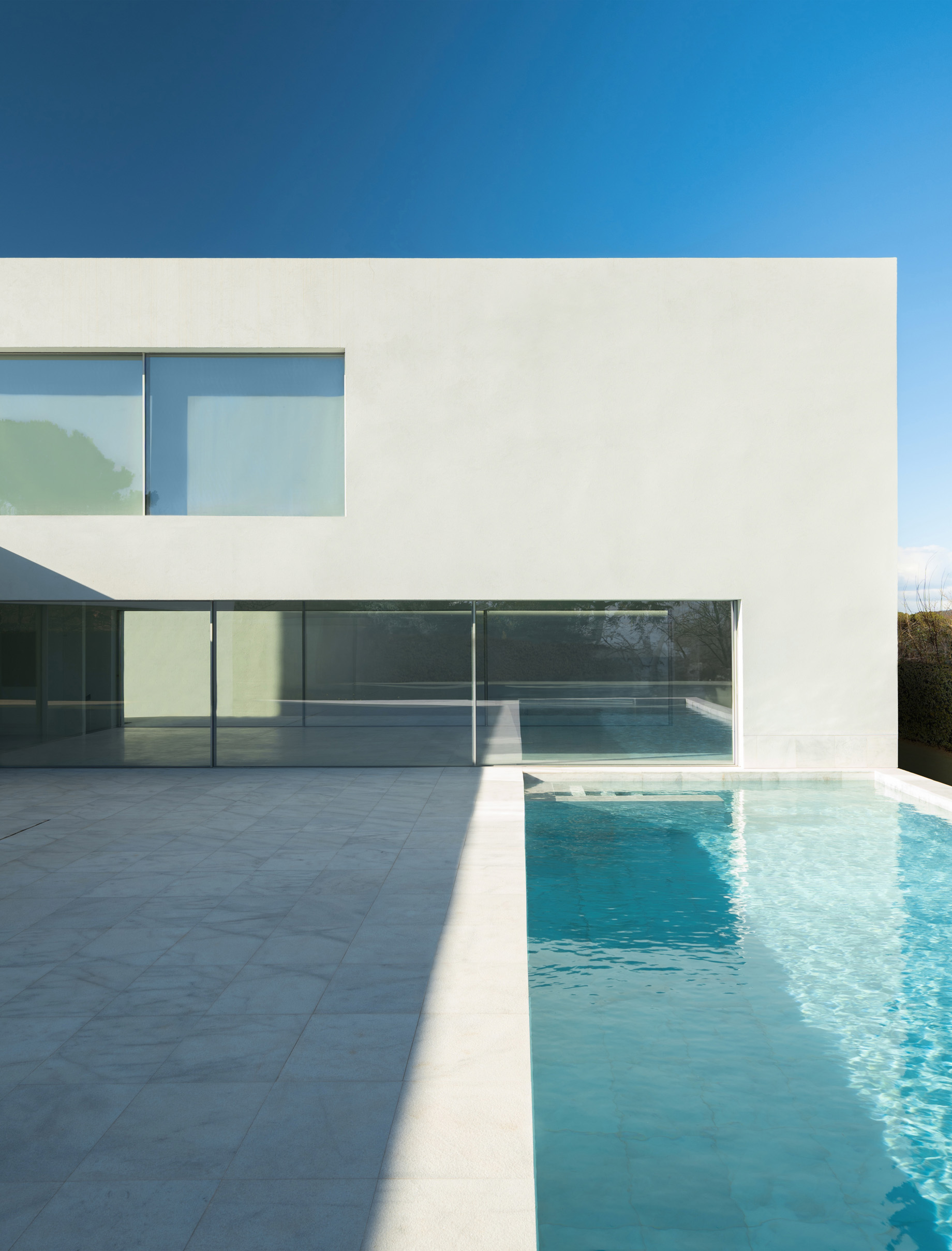 Casa Alamo Minamalist Modern House – Madrid, Spain – 8