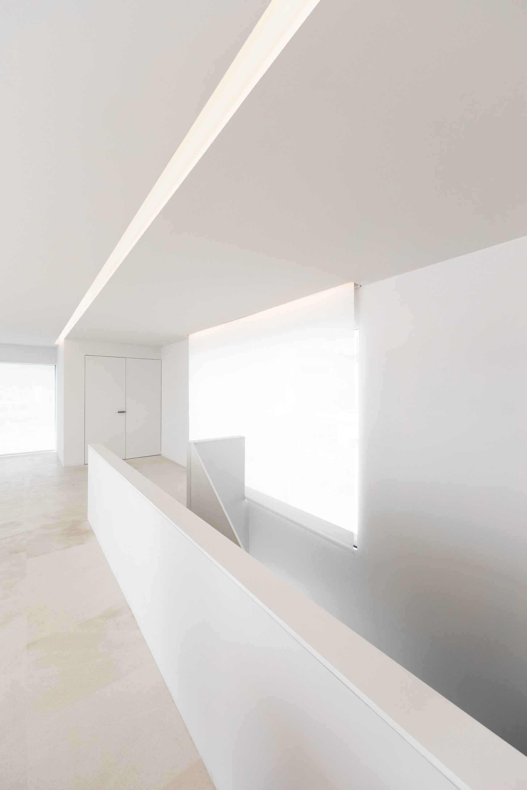 House of Sand Monochromatic Minimalism Casa – Valencia, Spain – 13