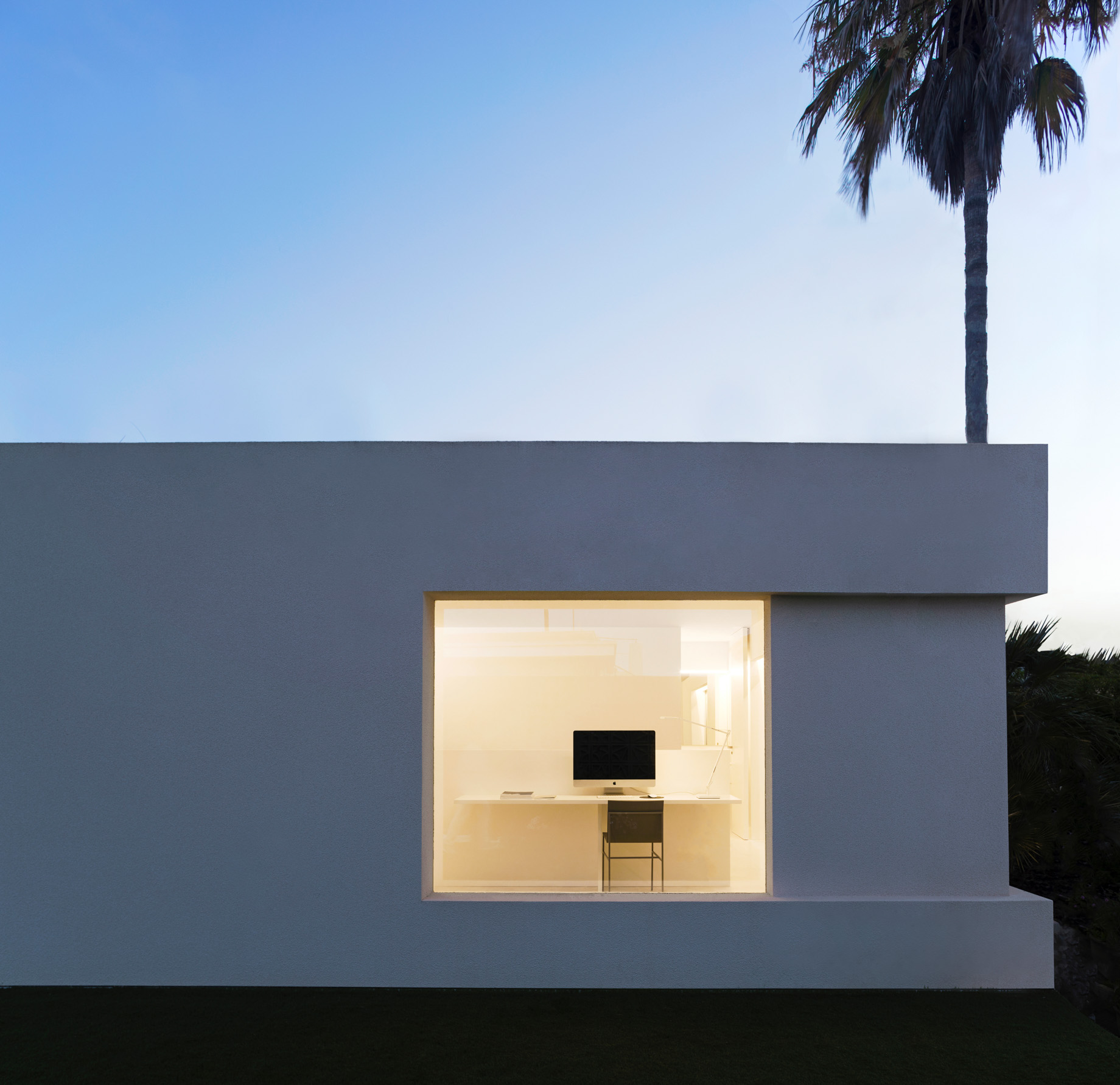 House of Sand Monochromatic Minimalism Casa – Valencia, Spain – 35