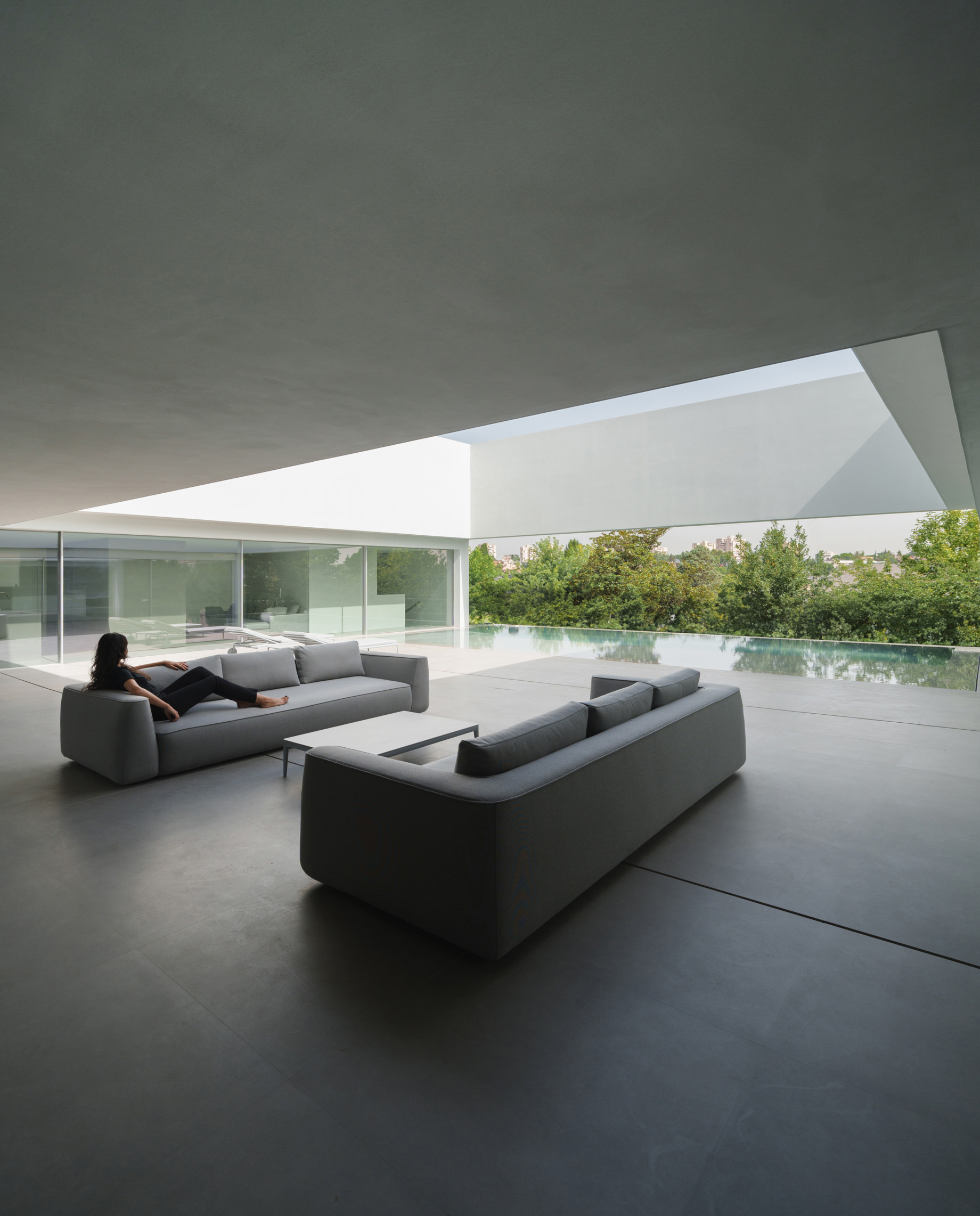 Casa Compluvium House Modern Roman Domus Villa – Madrid, Spain – 29