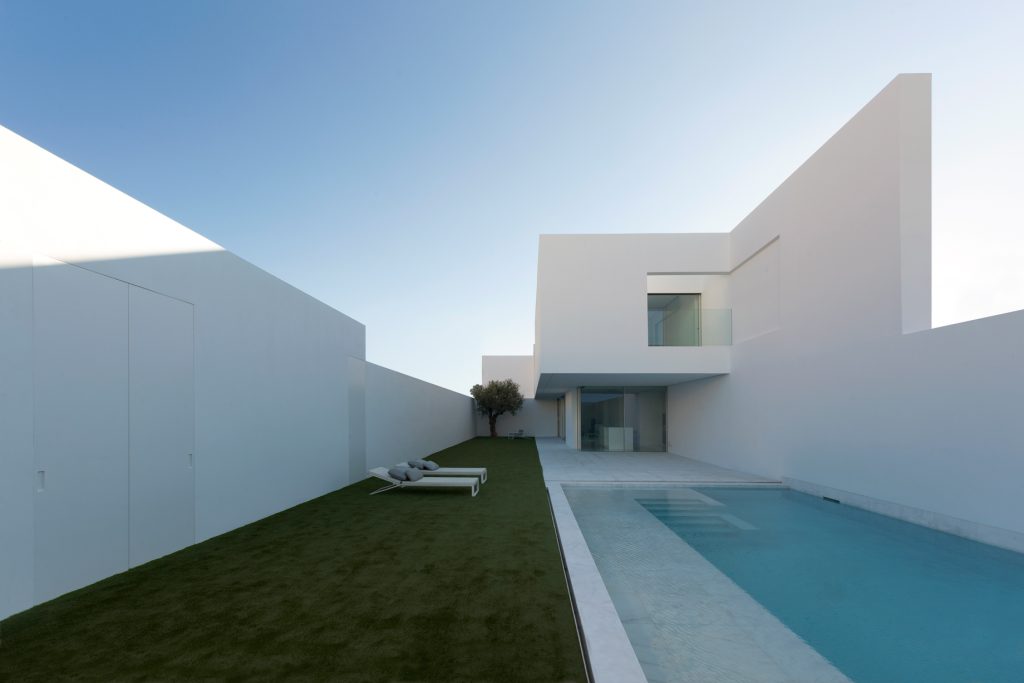Pati Blau House Modern Farmhouse Minimal Design Residence - Valencia, Spain - 15