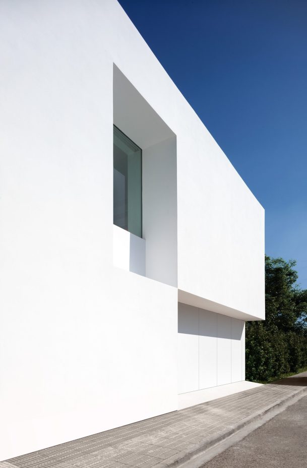 Pati Blau House Modern Farmhouse Minimal Design Residence - Valencia, Spain - 52