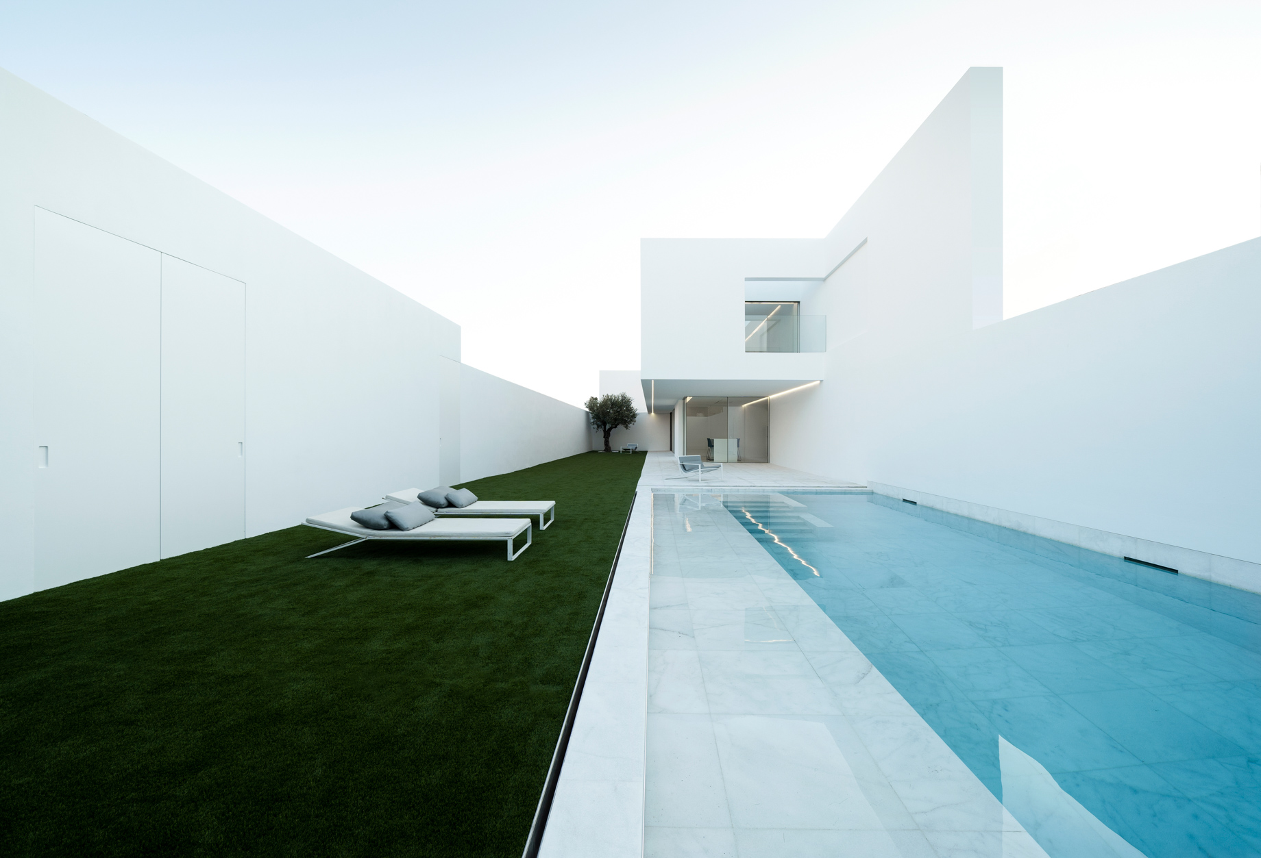 Pati Blau House Modern Farmhouse Minimal Design Residence – Valencia, Spain – 55