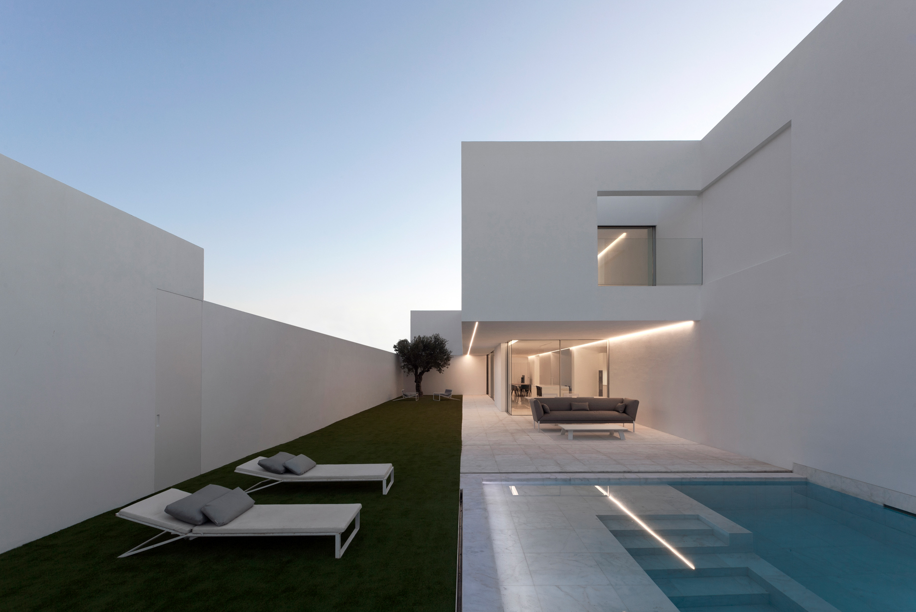 Pati Blau House Modern Farmhouse Minimal Design Residence – Valencia, Spain – 59