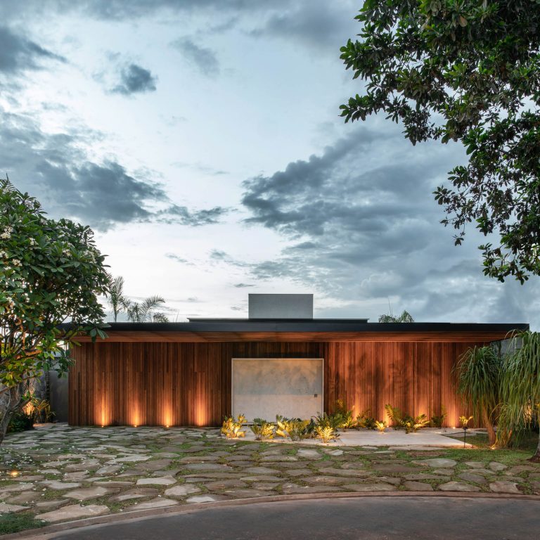 Casa Q04L63 House – Rifaina, Sao Paulo, Brazil – 1