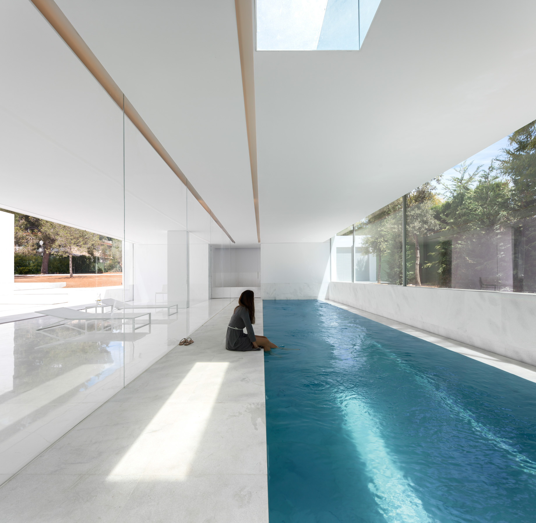 La Pinada House Between The Pine Forest – Paterna, Spain – 11