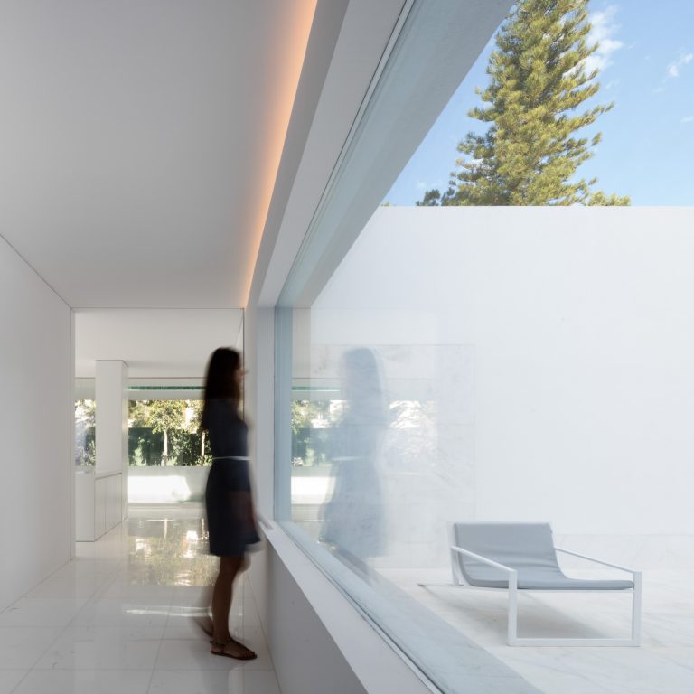 La Pinada House Between The Pine Forest – Paterna, Spain – 15