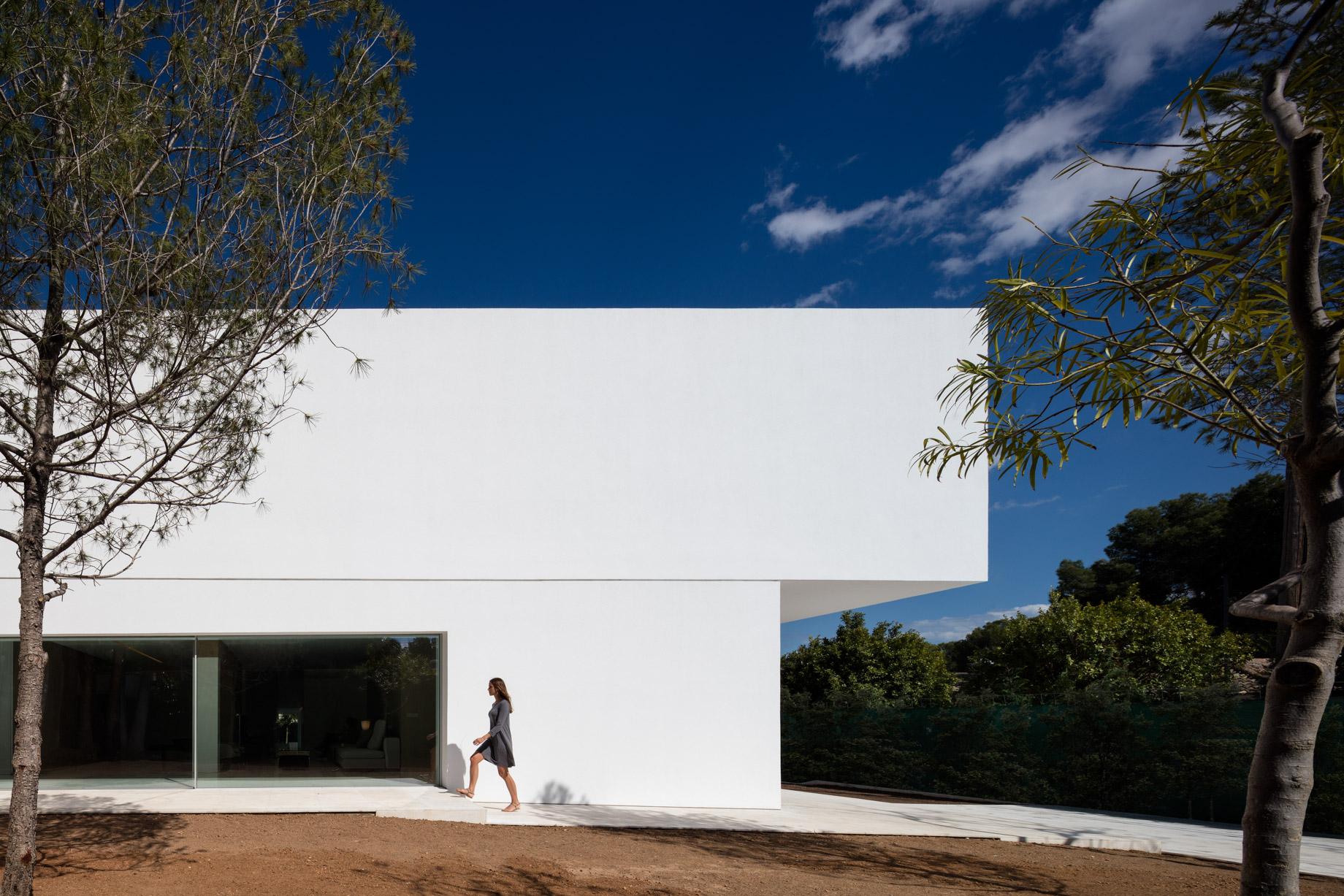 La Pinada House Between The Pine Forest – Paterna, Spain – 2