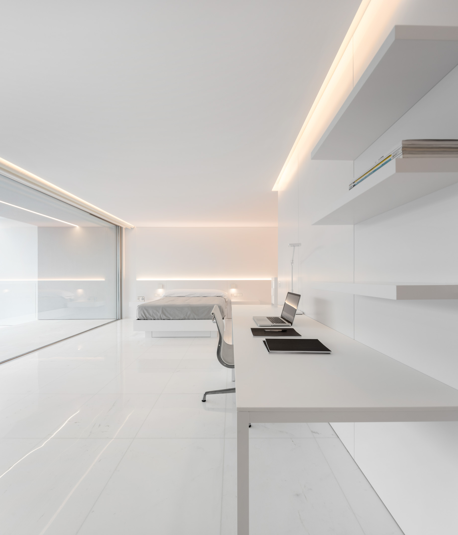 La Pinada House Between The Pine Forest – Paterna, Spain – 28