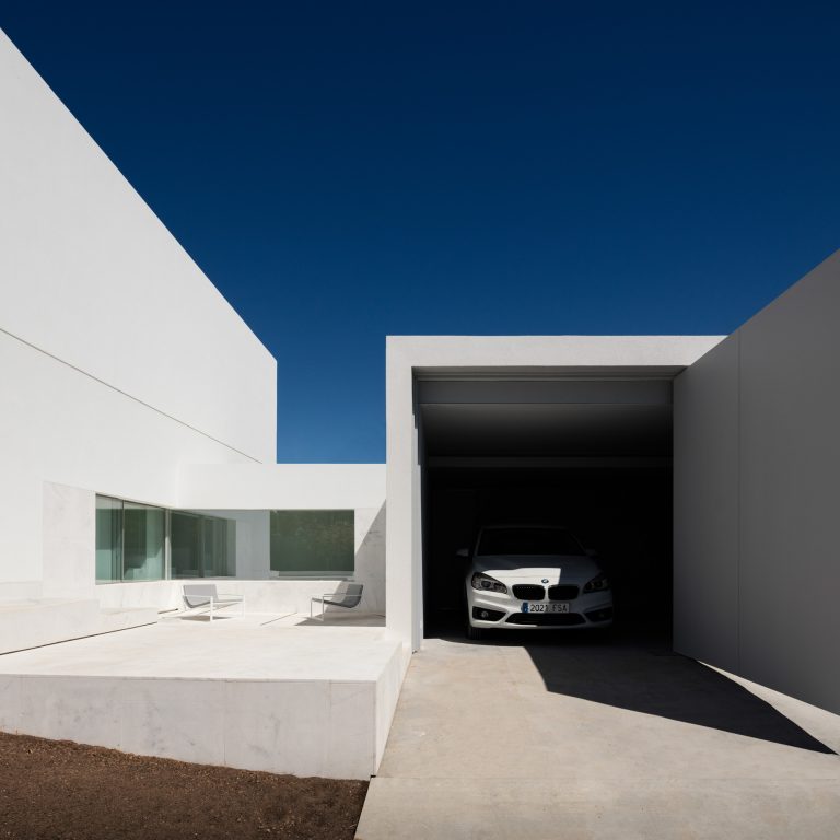 La Pinada House Between The Pine Forest – Paterna, Spain – 34