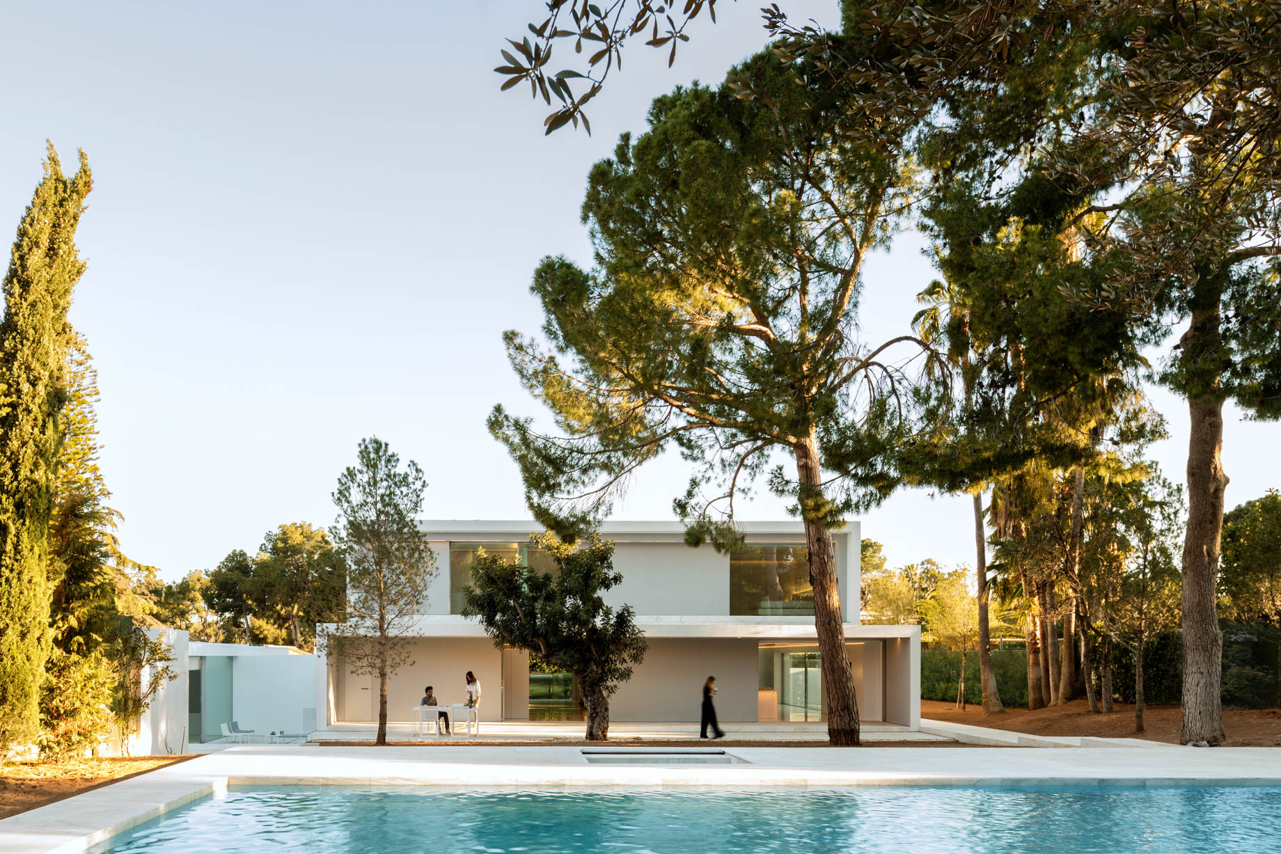 La Pinada House Between The Pine Forest – Paterna, Spain – 36