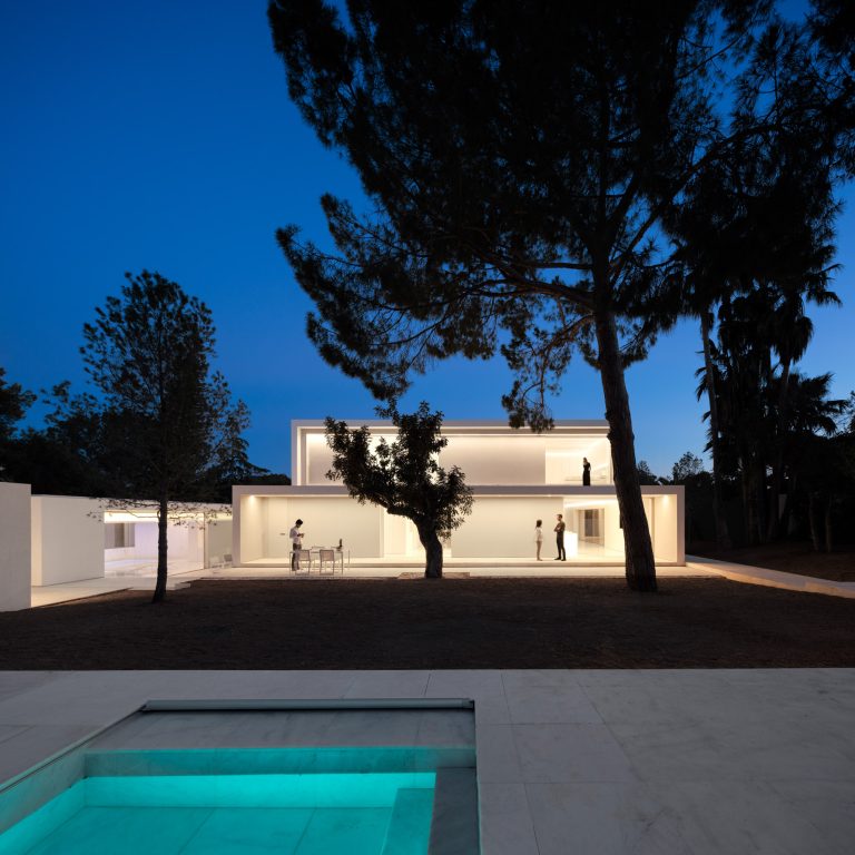 La Pinada House Between The Pine Forest – Paterna, Spain – 50