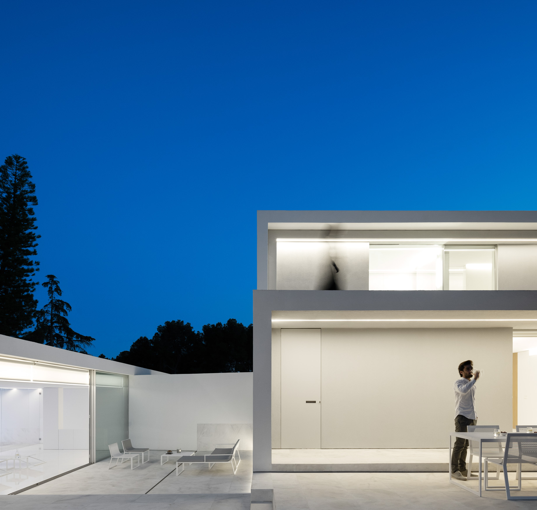 La Pinada House Between The Pine Forest – Paterna, Spain – 51