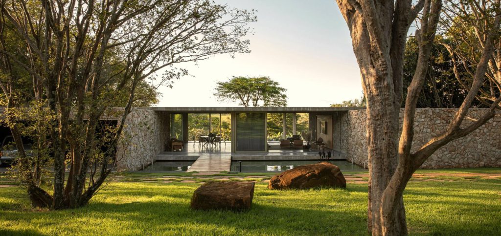 Lake House Modern Residence - Uberlandia, Minas Gerais, Brazil - 15