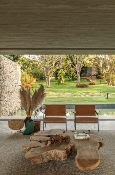 Lake House Modern Residence - Uberlandia, Minas Gerais, Brazil - 16