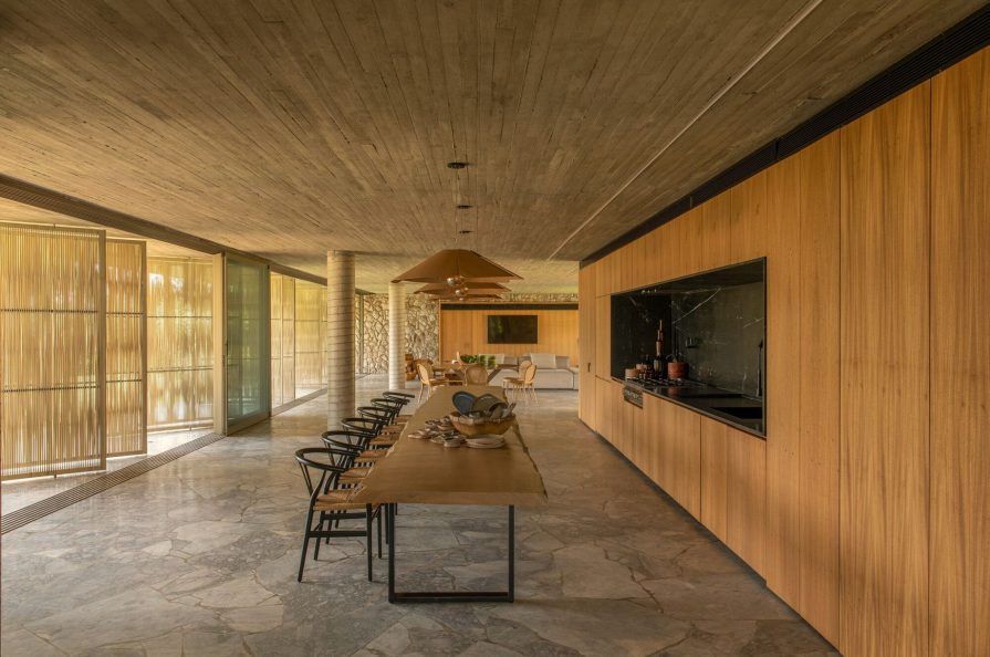 Lake House Modern Residence - Uberlandia, Minas Gerais, Brazil - 17