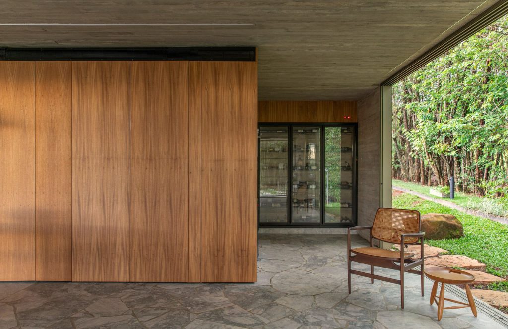 Lake House Modern Residence - Uberlandia, Minas Gerais, Brazil - 22