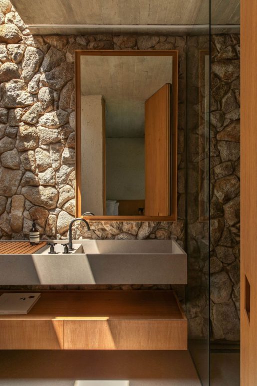 Lake House Modern Residence - Uberlandia, Minas Gerais, Brazil - 24
