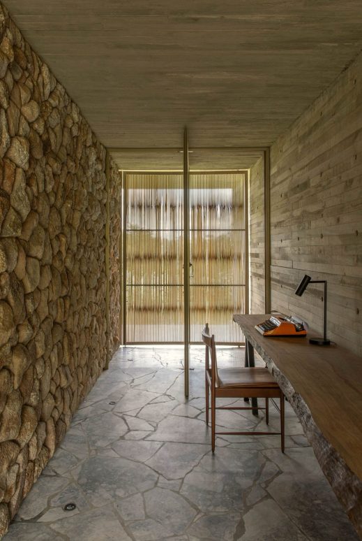 Lake House Modern Residence - Uberlandia, Minas Gerais, Brazil - 26