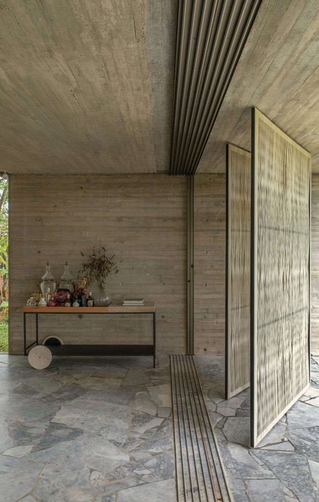 Lake House Modern Residence - Uberlandia, Minas Gerais, Brazil - 29