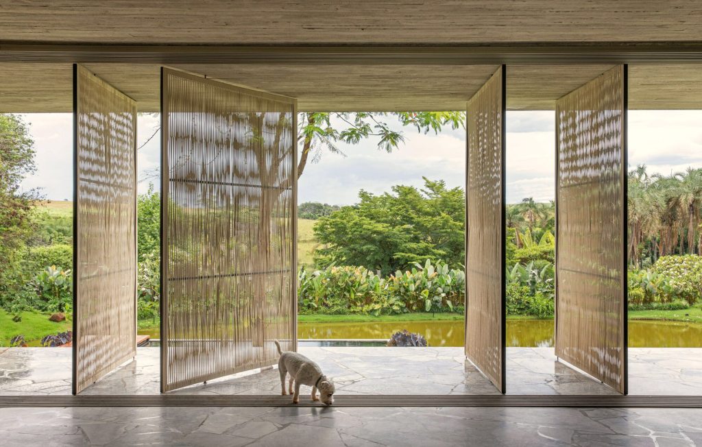 Lake House Modern Residence - Uberlandia, Minas Gerais, Brazil - 30