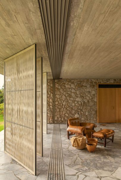 Lake House Modern Residence - Uberlandia, Minas Gerais, Brazil - 36