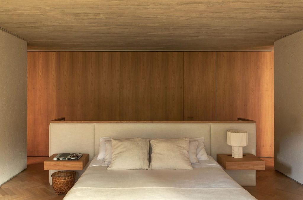 Lake House Modern Residence - Uberlandia, Minas Gerais, Brazil - 38