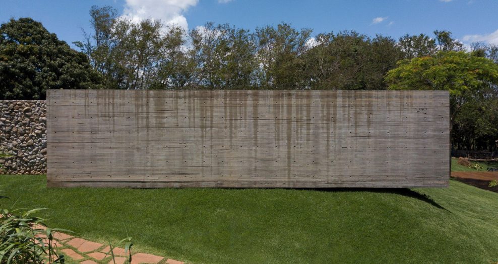 Lake House Modern Residence - Uberlandia, Minas Gerais, Brazil - 47