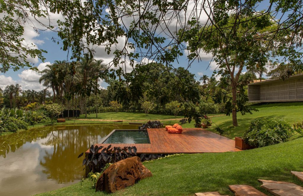 Lake House Modern Residence - Uberlandia, Minas Gerais, Brazil - 7