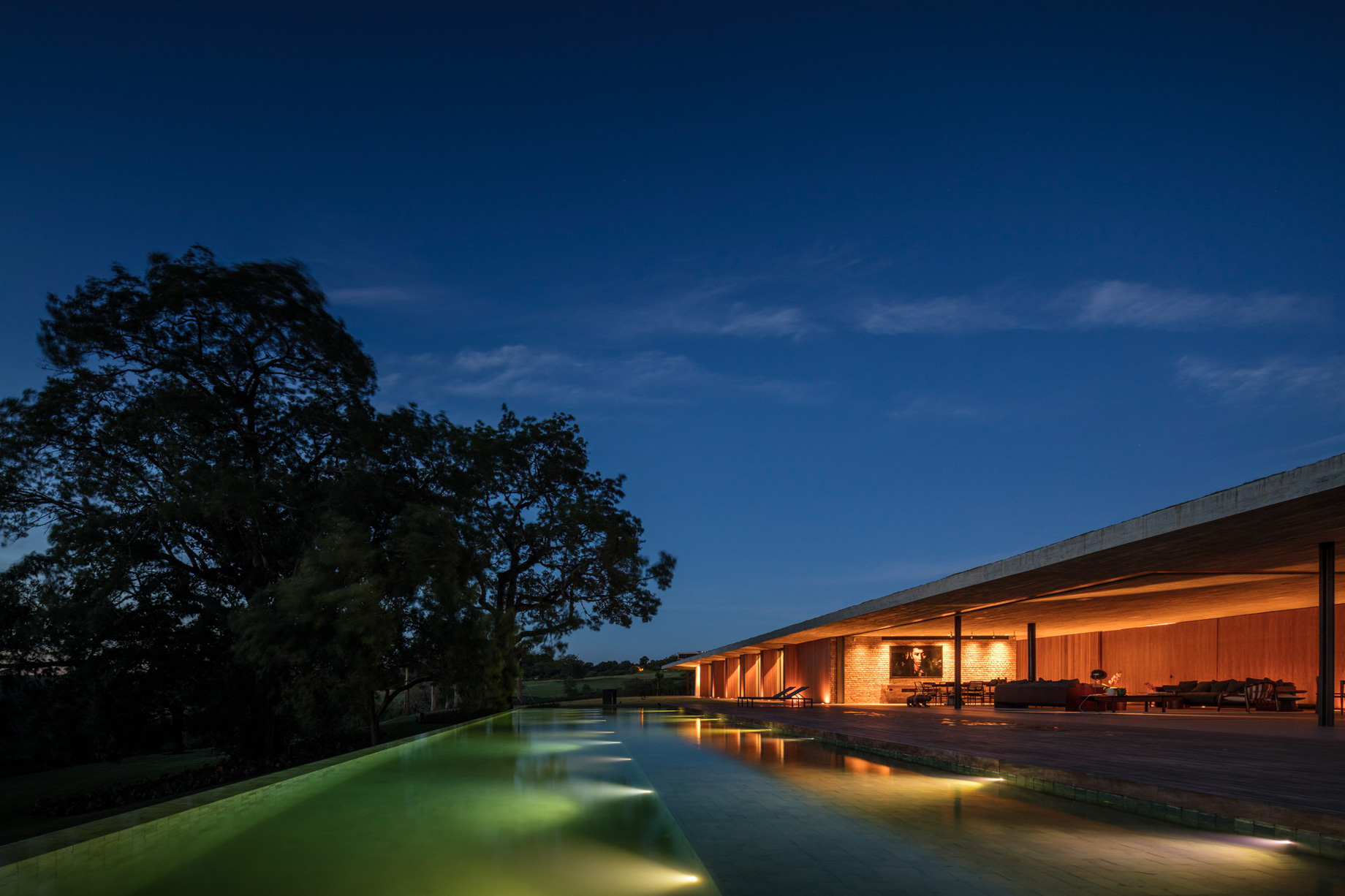 Planar Horizontal Grass Roof House – Porto Feliz, São Paulo, Brazil – 53