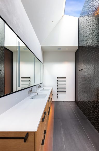 Bayside Lakefront Residence - Ferndale Rd S, Wayzata, MN, USA - 21