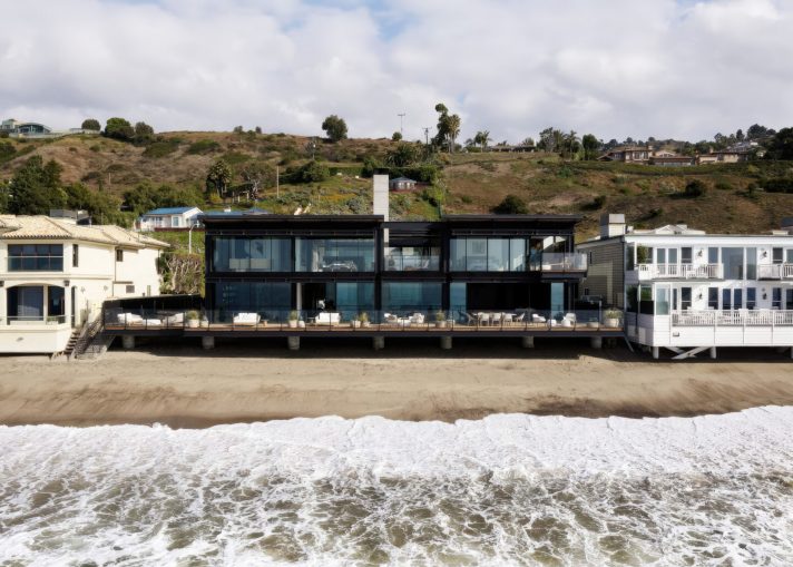 Carbon Beach House - 22008 Pacific Coast Highway, Malibu, CA, USA - 2