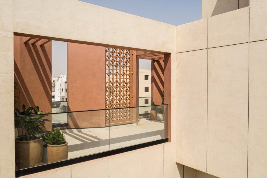 Cobogo Family House - Fnaitees, Kuwait - 44