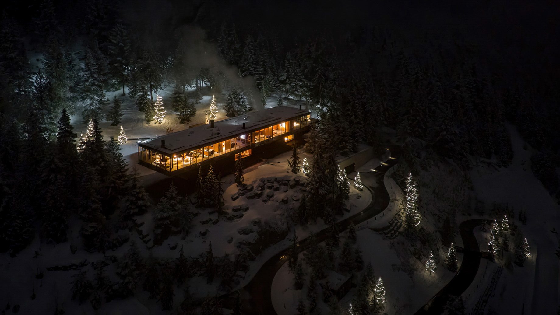 Flag House Glass Box Residence – Sunridge Dr, Whistler, BC, Canada 🇨🇦