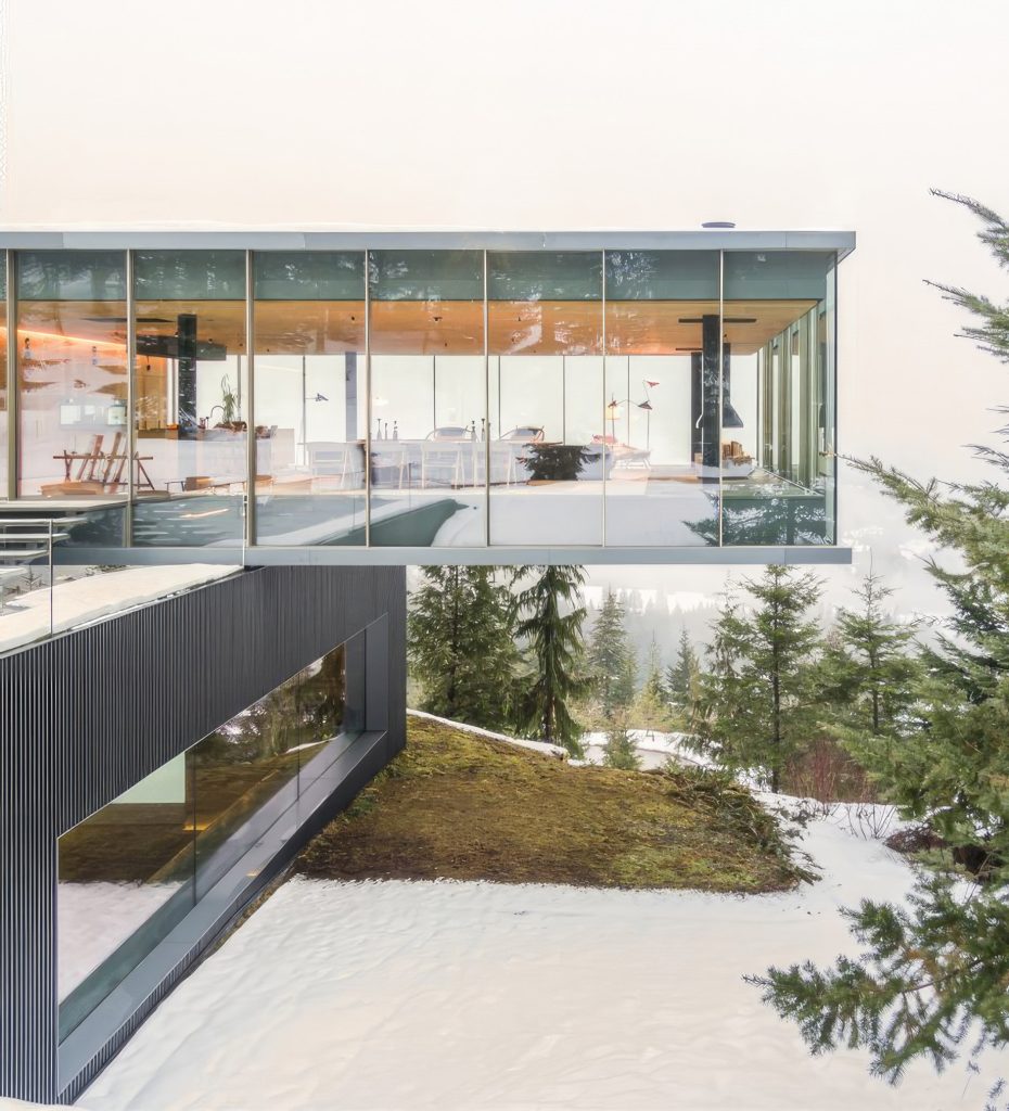 Flag House Glass Box Residence - Sunridge Dr, Whistler, BC, Canada - 29
