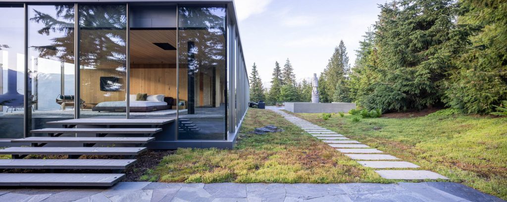 Flag House Glass Box Residence - Sunridge Dr, Whistler, BC, Canada - 68